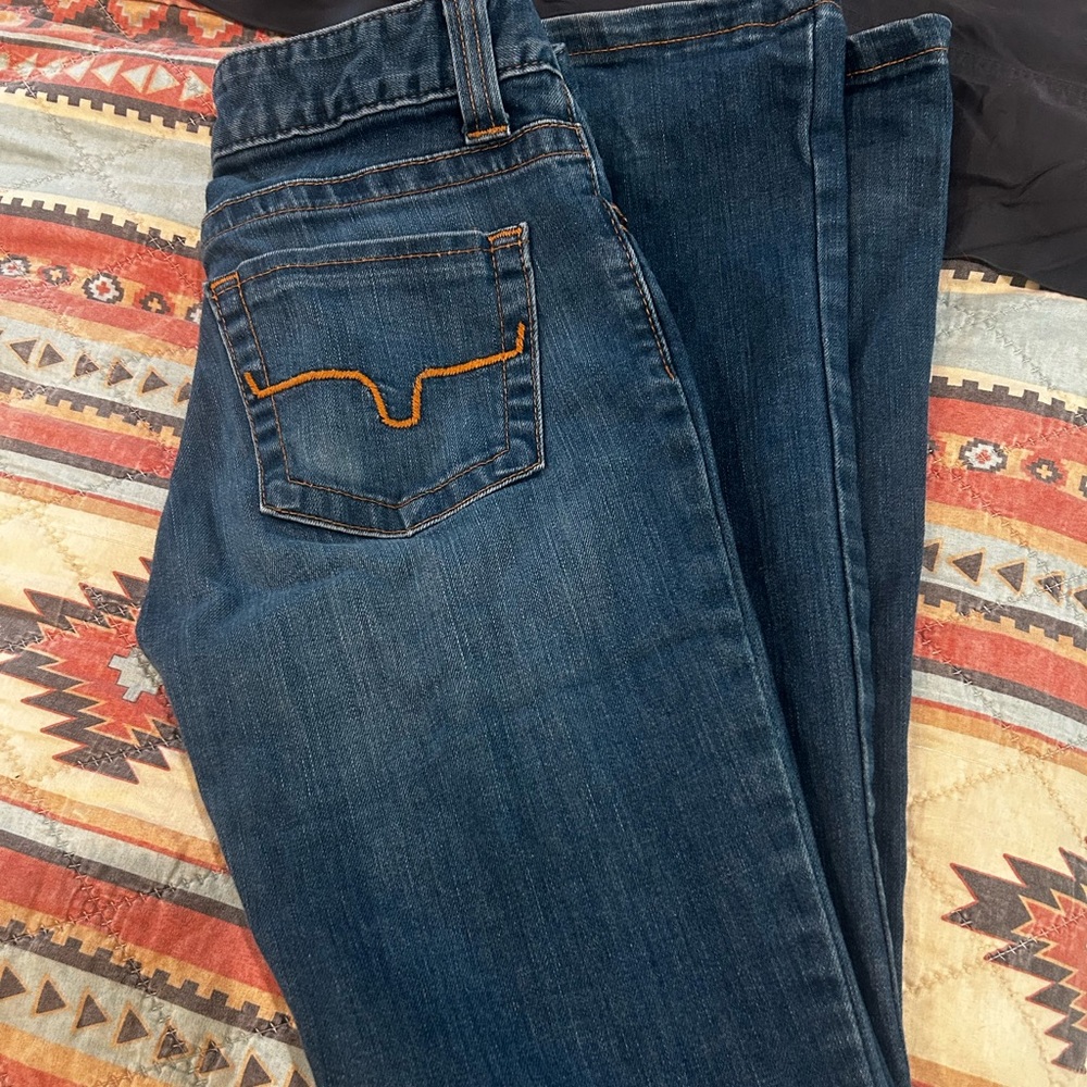 Barely worn Betty seventeen